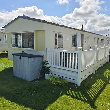 Caravan To Hire Lyon'S Robin Hood Rhyl Exterior photo